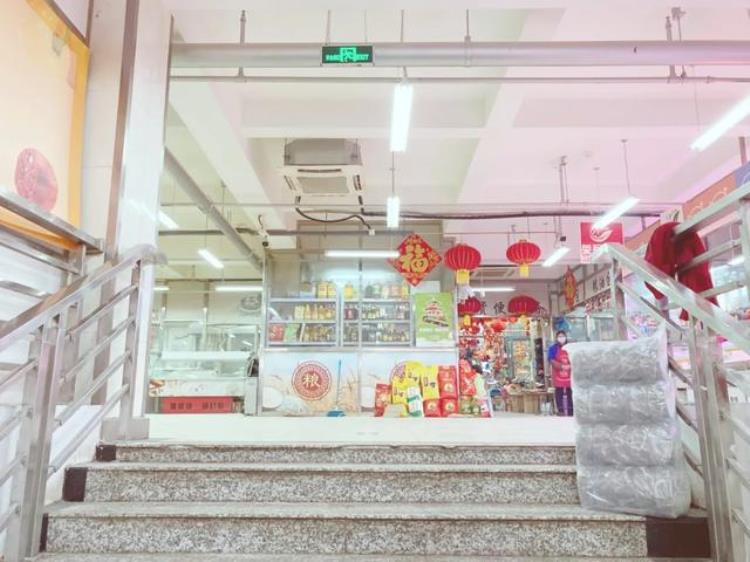 老胡同里的菜市场不仅物美价廉新鲜丰富还藏着冰墩墩