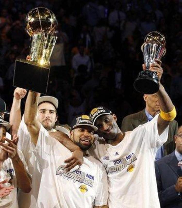 nba球员为啥渴望冠军「为何说总冠军是NBA球员毕生的追求看看这些图就明白令人动容」