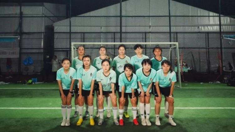 宝山区打造超霸杯本土IP赛事连女足姑娘都来参加男足的比赛