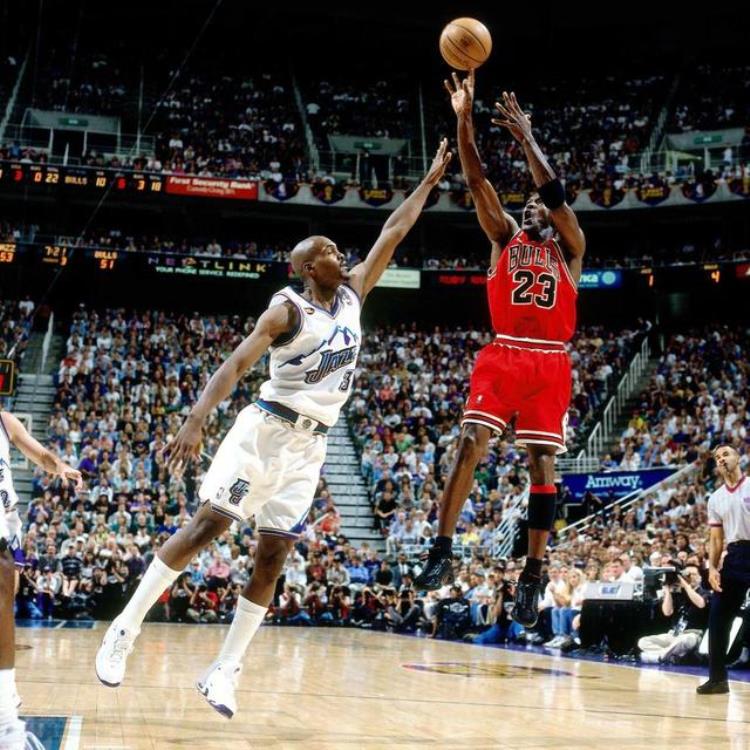 为什么nba投篮都是空心「为何NBA球员投篮都是空心打板进篮的却很少这一点很重要」