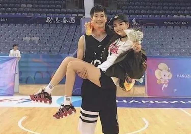 nba女主播身高「又一校花NBA美女主播名模身材堪比明星北大学霸男友令人羡慕」