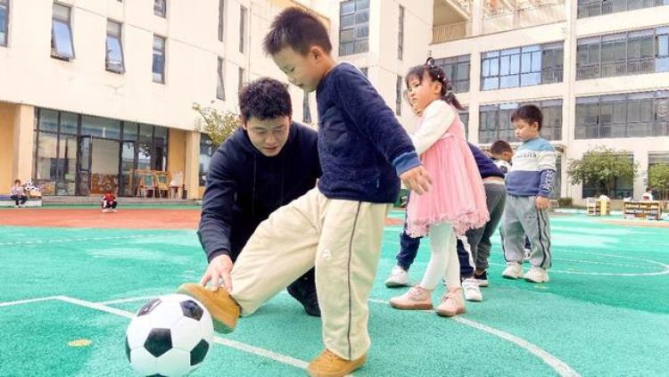 儿童足球梦想「小足球大梦想少儿星计划幼儿足球小小世界杯启动仪式顺利举行」