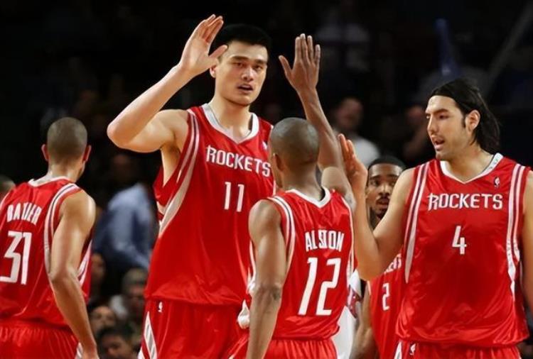 姚明nba退休能在够领多少钱「NBA打球退休金能拿多少中国仅有4球员够资格姚明每年领21万」