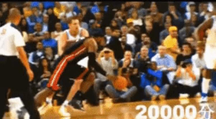 勒布朗詹姆斯生涯总得分「NBA历史总得分第一勒布朗詹姆斯的得分位置和打法的变化」