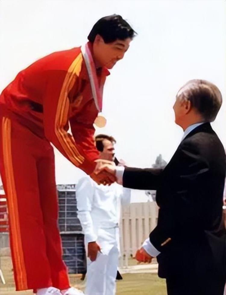 1993年北京申奥失败有人质疑国外有人捣鬼邓小平12个字回复