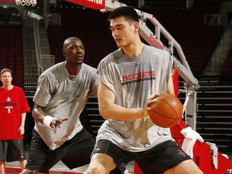 在NBA如何做一名合格的超级巨星5方面很多打球好的球员都做不到