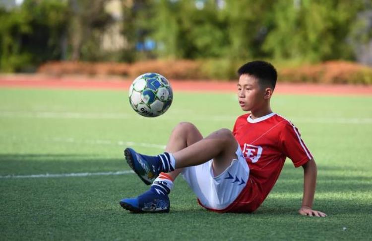 踢进世界杯12岁鄞州男孩孙臣曦的足球梦