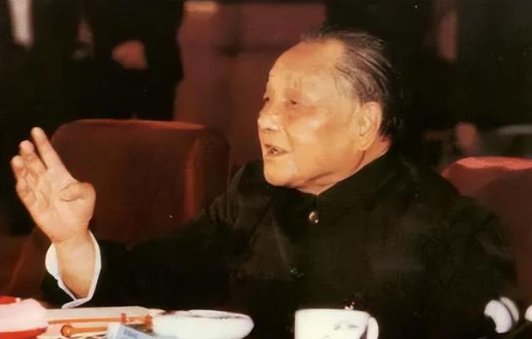 1993年北京申奥失败有人质疑国外有人捣鬼邓小平12个字回复