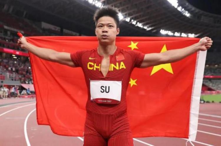 苏炳添穿Nike「苏炳添穿耐克的背后别急中国田径选手穿国产品牌的日子很近」