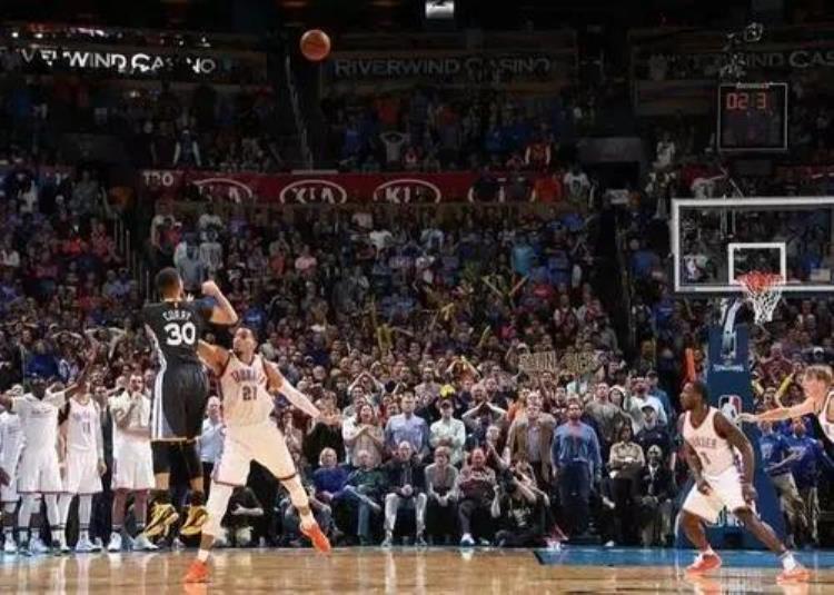 nba女主播身高「又一校花NBA美女主播名模身材堪比明星北大学霸男友令人羡慕」