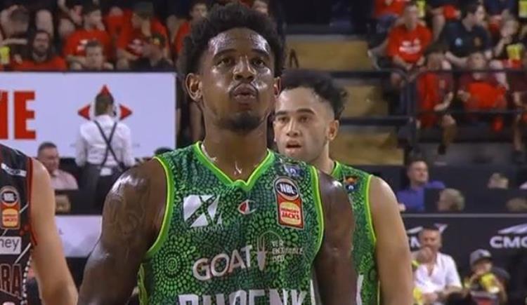 25分钟258抢下篮板按倒对手周琦这么打能重返NBA