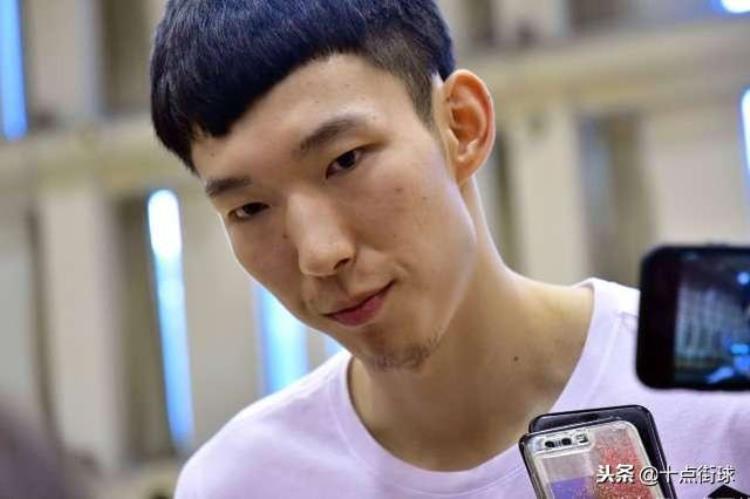 21岁周琦凭啥能进NBA三项数据排第一因一点像姚明打动火箭队