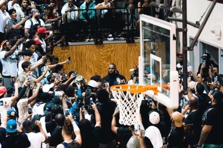 连危险的半职业联赛都打詹皇到底为了啥西雅图回归NBA或靠他