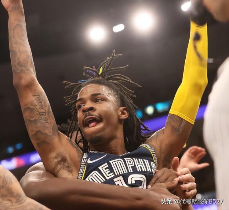 NBA自由市场签约「NBA的生意做得真好自由市场才那么有钱签约球员」