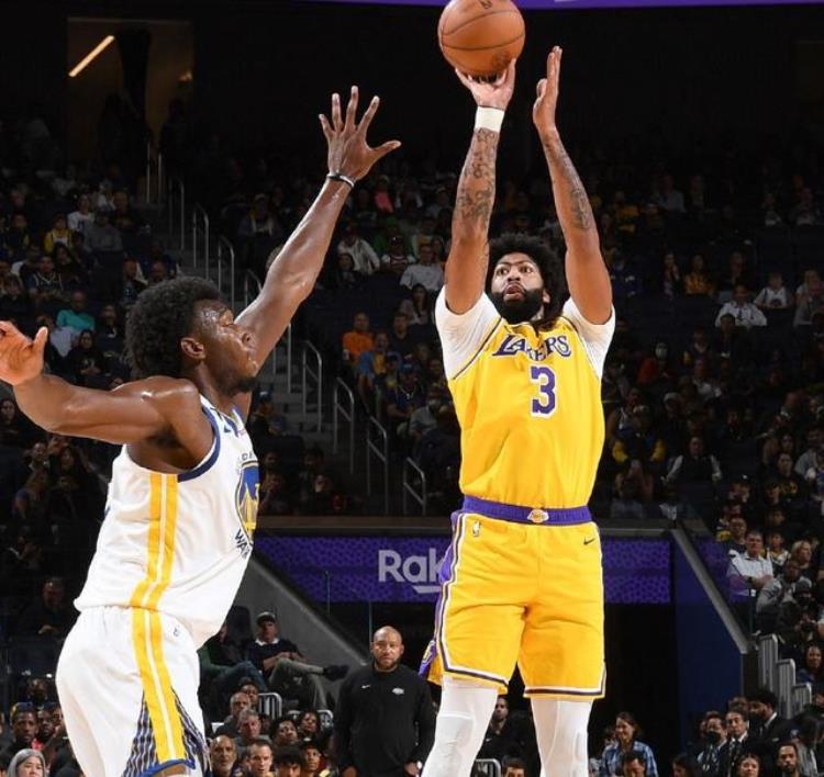 nba季前赛前几名才能进季后赛「季前赛战绩不算入排名为什么NBA还要安排所有球队打季前赛」