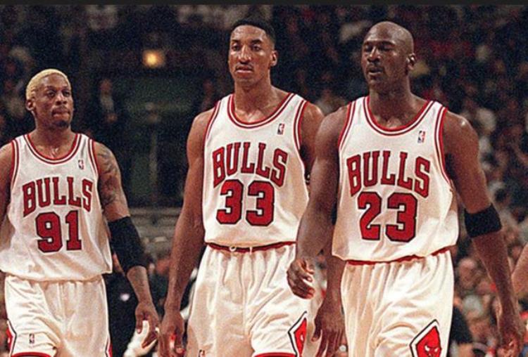 1996年nba自由球员「1996年33岁的乔丹成为了自由球员当时联盟是怎么去哄抢的呢」