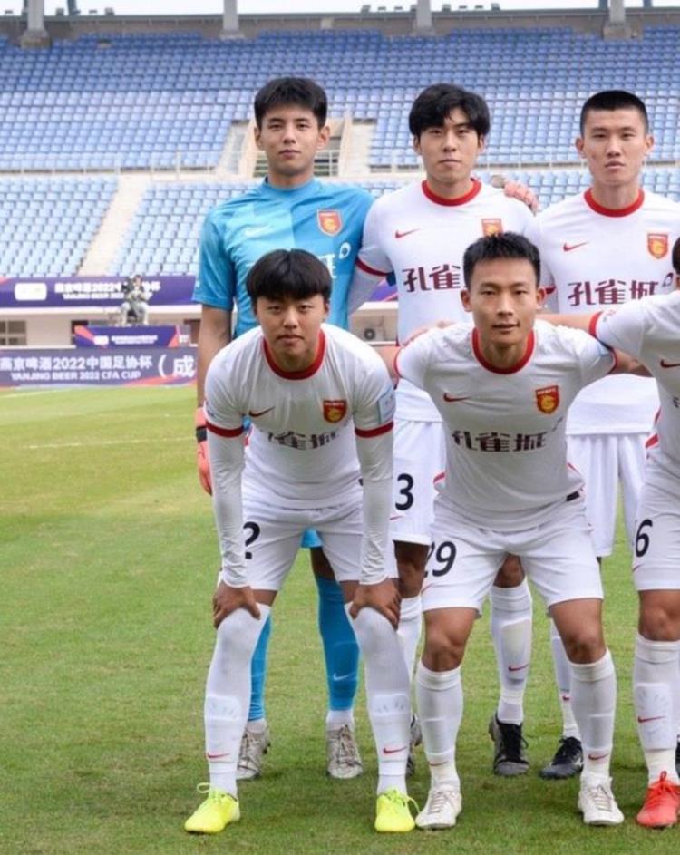咱中国也有足球帅哥18岁184cm的河北队守门员颜值太惊艳了