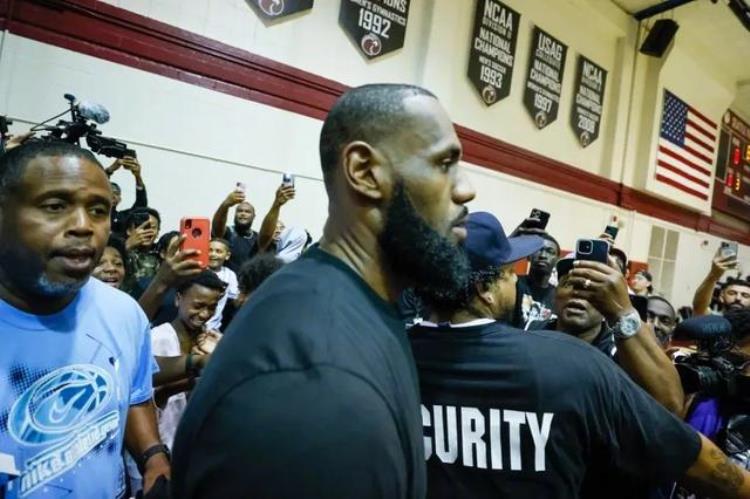 连危险的半职业联赛都打詹皇到底为了啥西雅图回归NBA或靠他