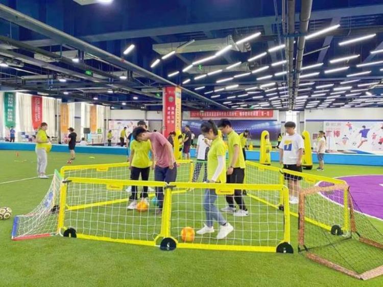 2021迪卡侬青少年足球赛「年终盘点派迪茵2021助力校园足球发展成果回忆录」