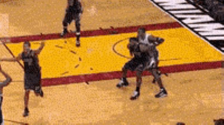 勒布朗詹姆斯生涯总得分「NBA历史总得分第一勒布朗詹姆斯的得分位置和打法的变化」