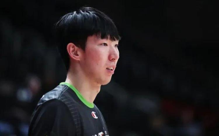 25分钟258抢下篮板按倒对手周琦这么打能重返NBA