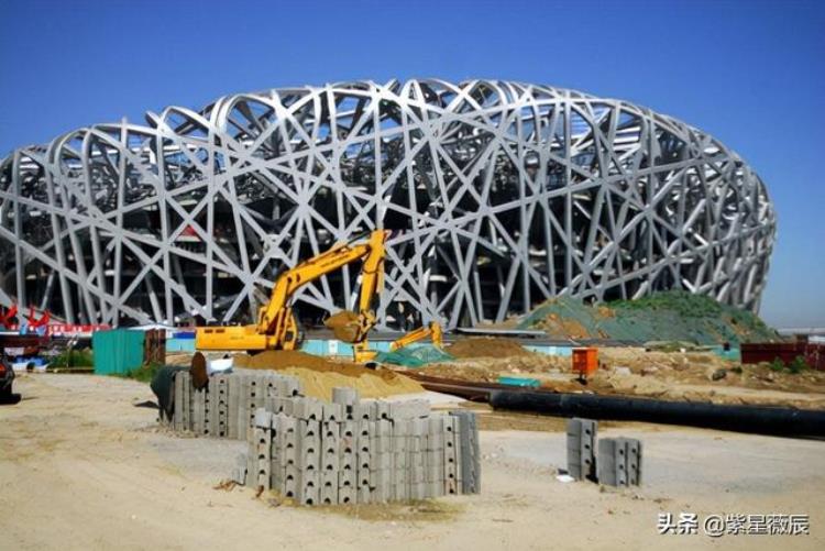 鸟巢用了几年建成的,国家花34亿修的鸟巢