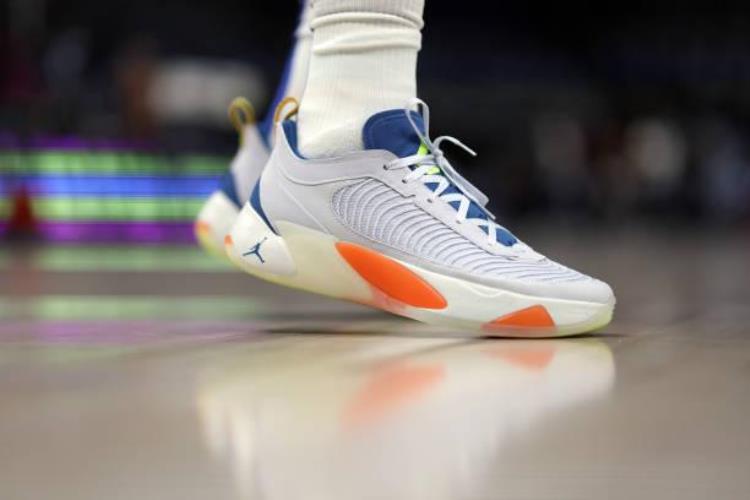 杜兰特上脚KD14「NBA球员上脚杜兰特穿KD15中国球鞋重磅压轴」