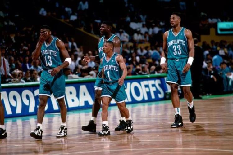 山猫队之前nba有多少球队「NBA球队数量名称变化36年前仅23队山猫黄蜂鹈鹕分不清楚」