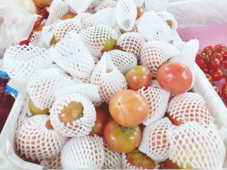 老胡同里的菜市场不仅物美价廉新鲜丰富还藏着冰墩墩