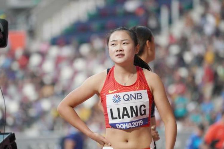 运动员梁小静身高「34中国女飞人34梁小静身高不足一米六屡破纪录速度惊呆黑人选手」
