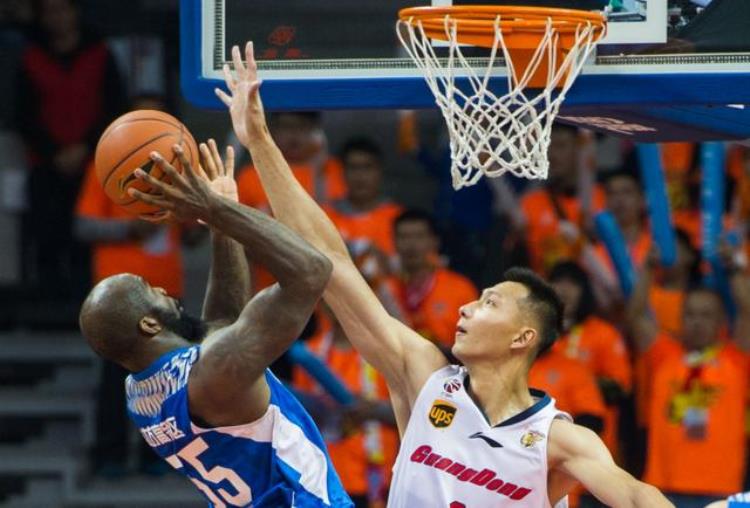 易建联为什么没能在nba立足「易建联为何无法在NBA立足球打得再好都没用真正的原因在这」