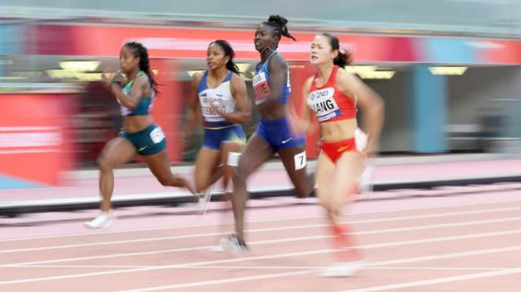 运动员梁小静身高「34中国女飞人34梁小静身高不足一米六屡破纪录速度惊呆黑人选手」