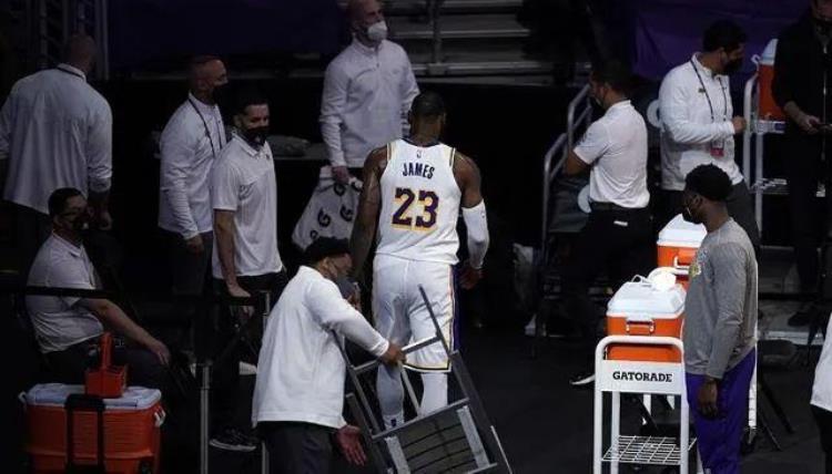 为什么nba伤病越来越多「都说现在NBA没对抗怎么伤病还越来越多了」