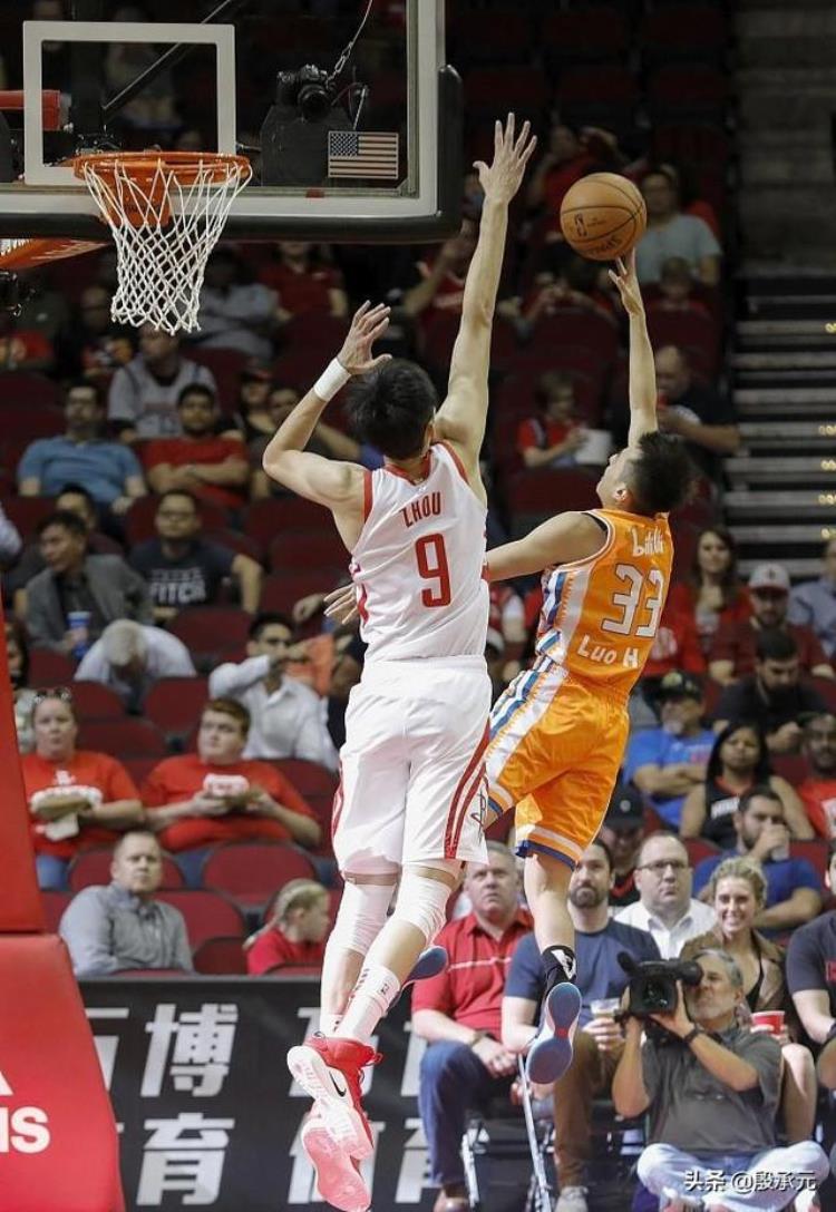 上海大鲨鱼为什么打nba「上海大鲨鱼连续成为背景帝为什么对NBA季前赛乐此不疲」