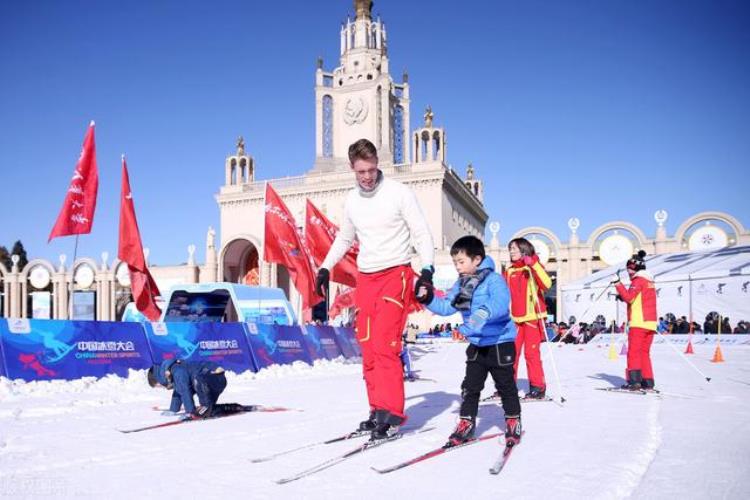 北京冬奥会对我国冰雪产业的影响「投资2000亿办北京冬奥会对中国有何影响或将打造万亿冰雪产值」