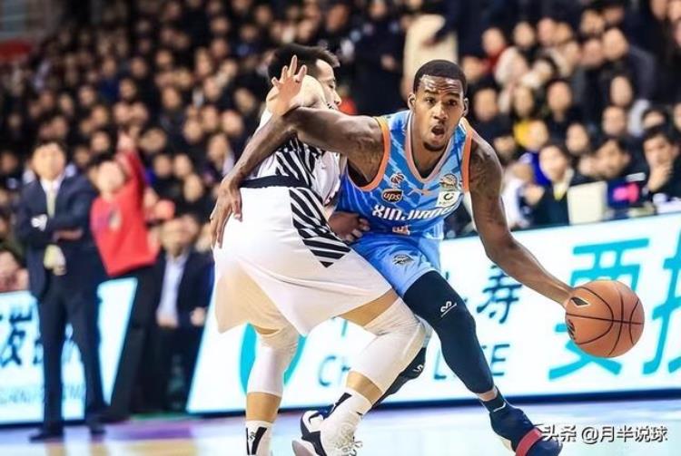 nba篮球大师饮水机组合「NBA饮水机球员组一队能吊打CBA冠军当年17岁的科比就给出过答案」