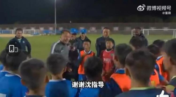 董路进国足「董路一个把中国足球抗在肩上的男人」