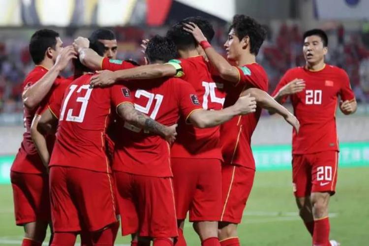 伊拉克世界足球排名「国足最新世界排名出炉被伊拉克超过这么下去脸都输没了啊」