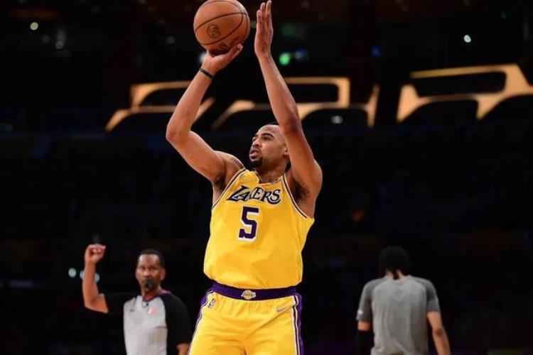 nba2k21球员评分上涨「美媒预测湖人17名球员的NBA2K23评分谁被高估了」
