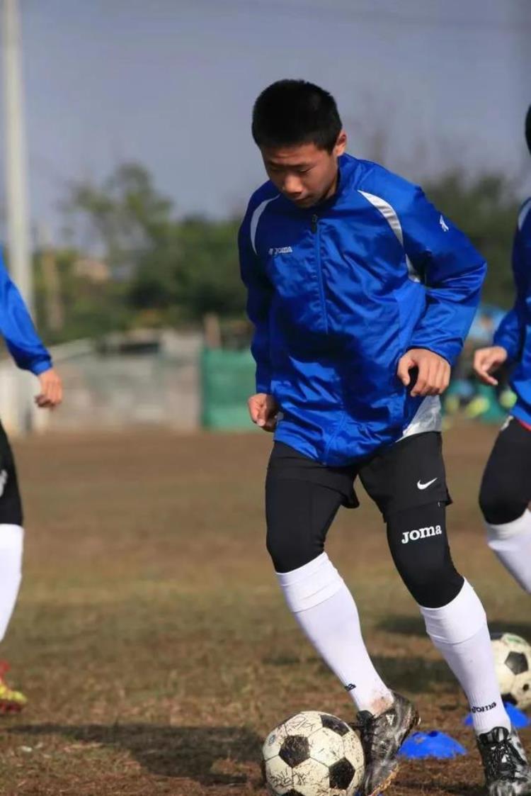 董方卓足球学校「足球少年丨中国人民大学董佩骏是足球选择了我」