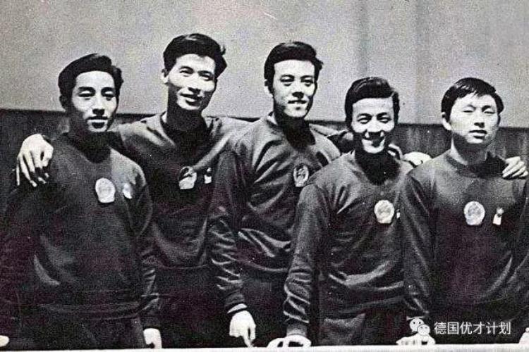 中国男乒老将「盘点国乒男队60年8代三剑客辉煌的背后3人最强」