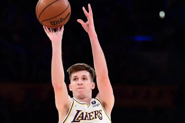nba2k21球员评分上涨「美媒预测湖人17名球员的NBA2K23评分谁被高估了」