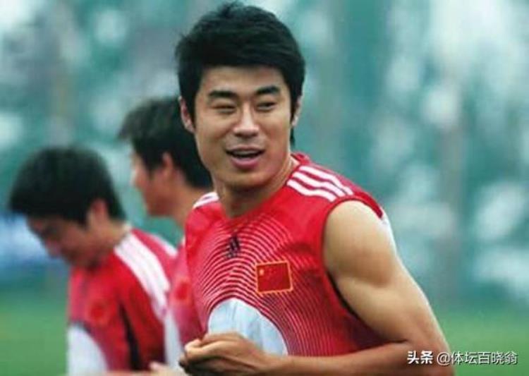 08年奥运会为何韩鹏打上了中卫原因挺无语网友胡乱布阵