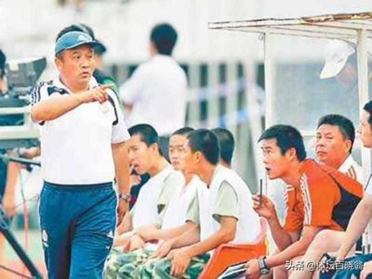 08年奥运会为何韩鹏打上了中卫原因挺无语网友胡乱布阵