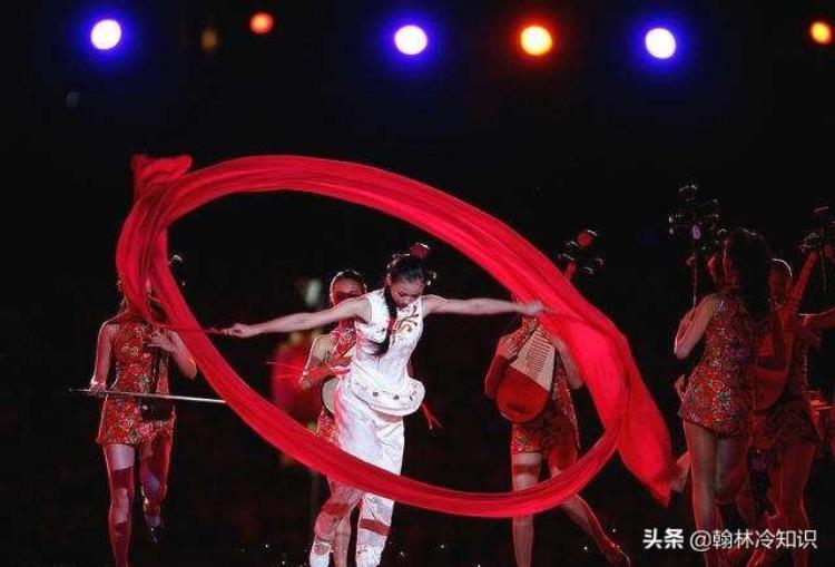 雅典奥运会八分钟张艺谋「雅典奥运会上34北京8分钟34现场反响热烈导演张艺谋却被骂惨」