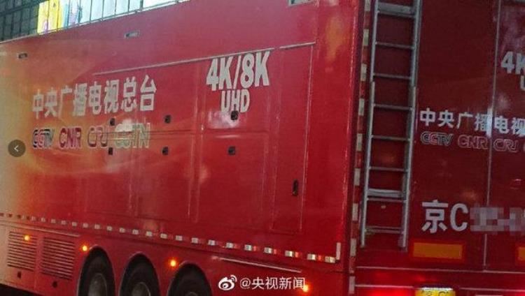 曼曼看奥运丨京牌沪牌还有粤牌中国牌照转播车不断现身东京街头