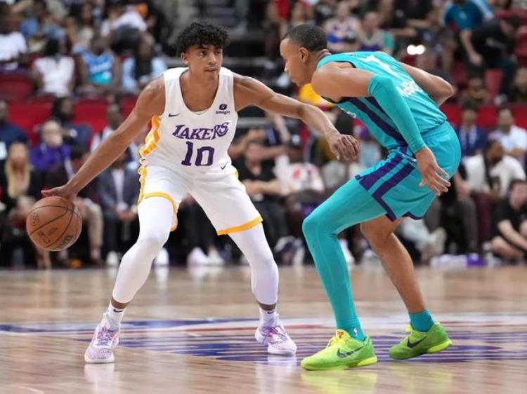 nba2k21球员评分上涨「美媒预测湖人17名球员的NBA2K23评分谁被高估了」