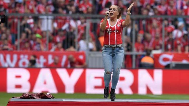德国流行音乐天后决赛献唱遭嘘声足球比赛应该有中场表演吗