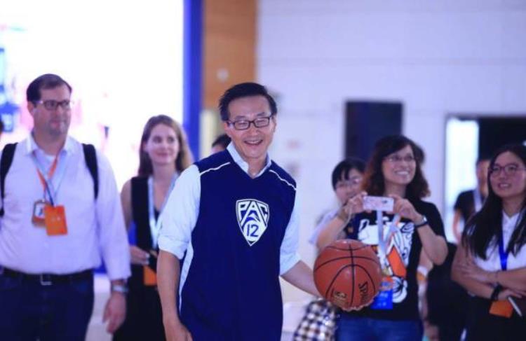 篮网被蔡崇信收购「NBA有了首位华裔老板蔡崇信重金收购篮网究竟为哪般」