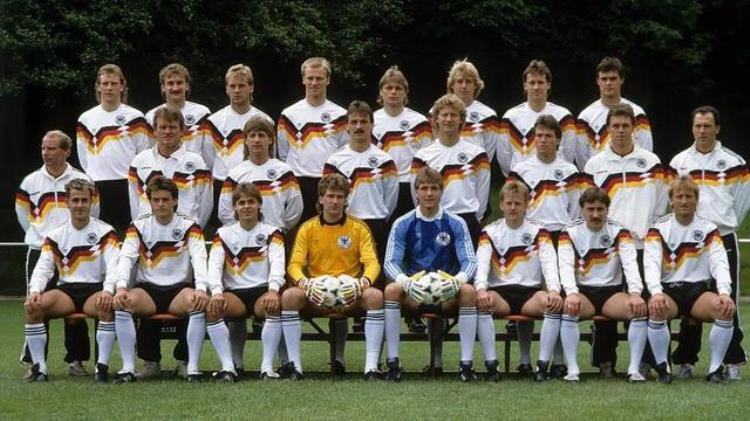 德国足球队全家福「珍藏版德国队全家福你最喜欢哪个时期的德国国家队」